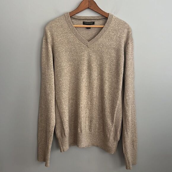 Banana Republic Men’s v neck cashmere blend tan sweater - Picture 13 of 13